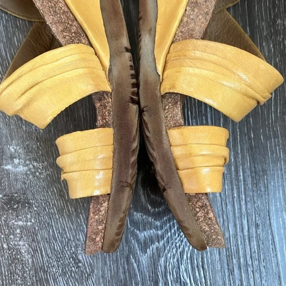 Miz Mooz Cassie leather wedge sandals - Picture 12 of 17